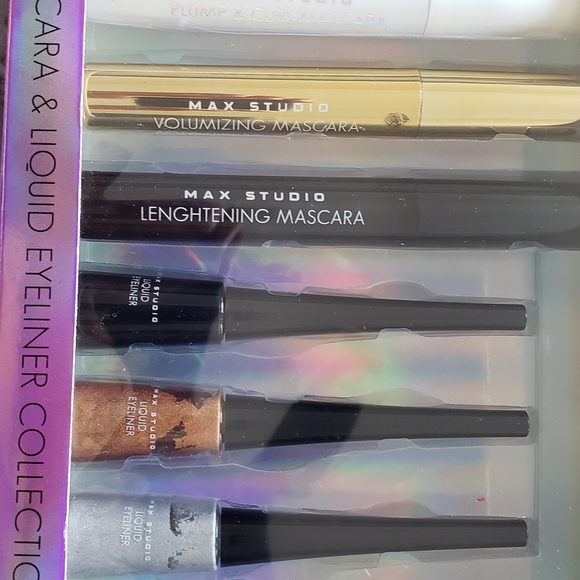 Makeup - Picture 3 of 4